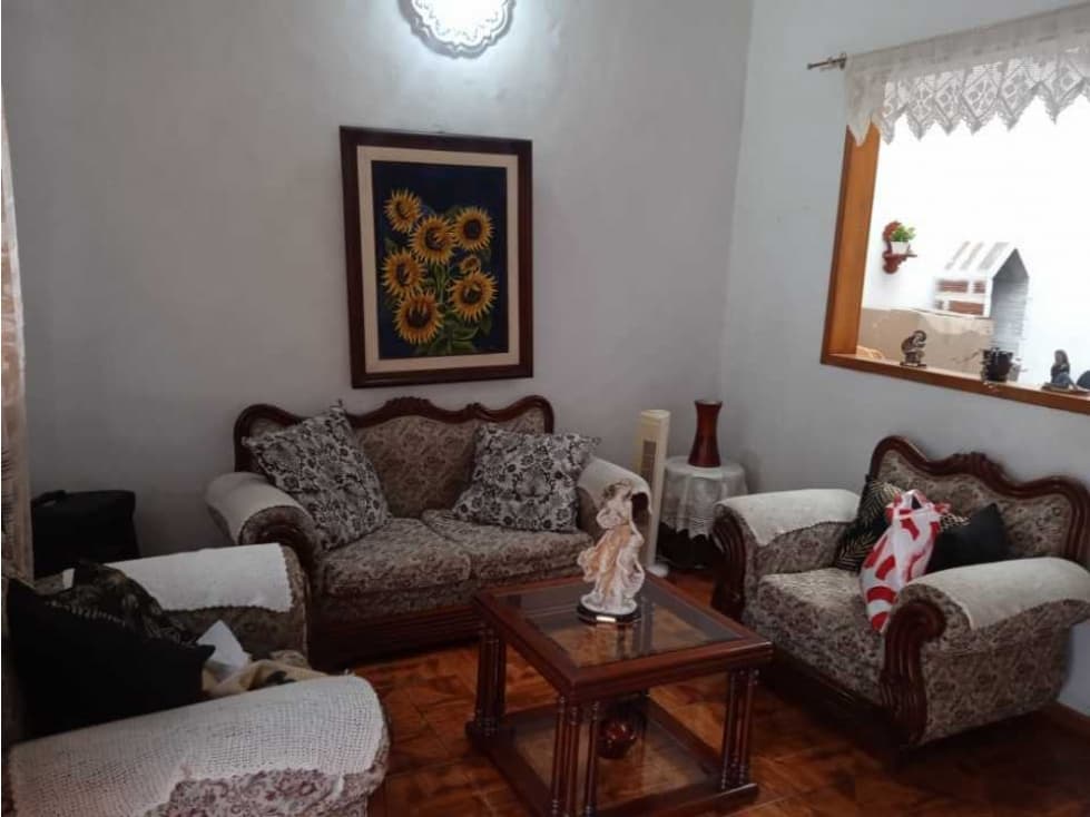VENDO CASA CON AIRE CERCA AL PARQUE DE BELLO! - 1