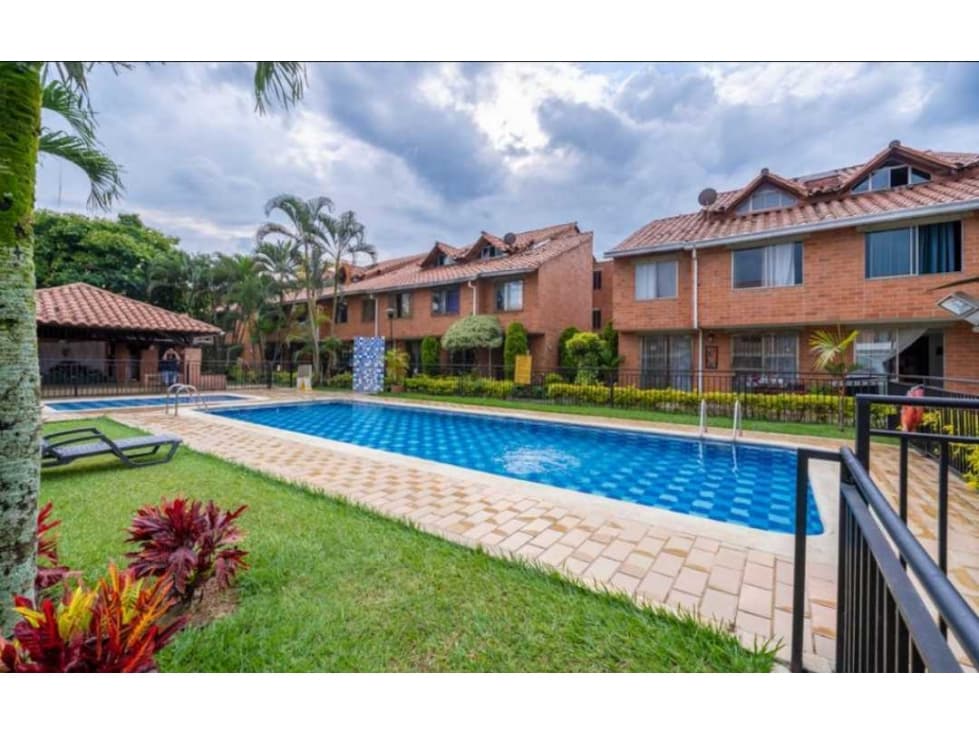 Vendo hermosa casa sector de la Hacienda con cuatro alcobas - 1