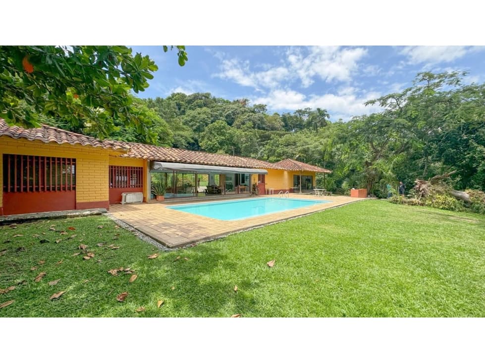 Venta de finca en Bolombolo - 1
