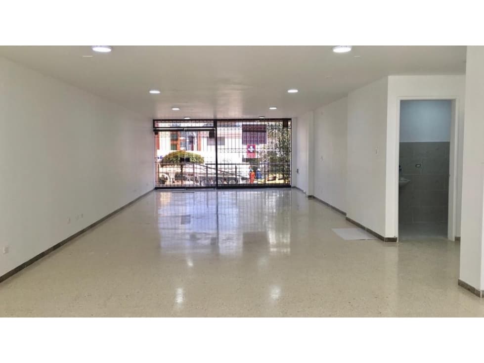 LOCAL  COMERCIAL  ARRIENDO170 M2   VIA PRINCIPAL ZIPAQUIRA, CUND. - 1