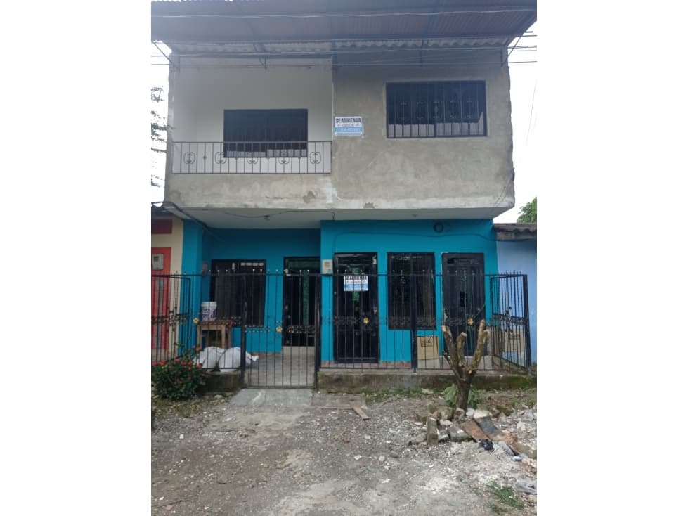 CASA EN BARRIO MODELO - 1