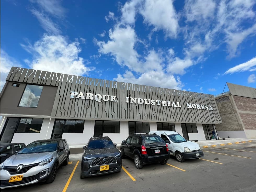 LOCAL PLAZOLETA DEL PARQUE INDUSTRIAL - 1