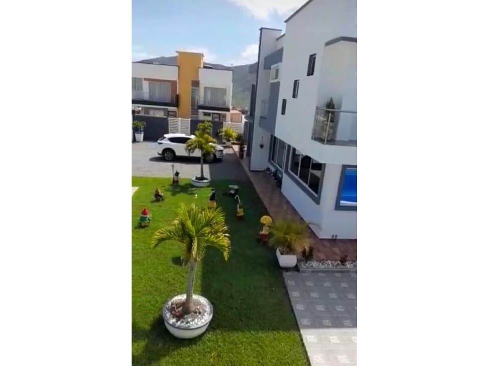 VENTA HERMOSA CASA CAMPESTRE ZONA CHACHAGUI.SC - 1