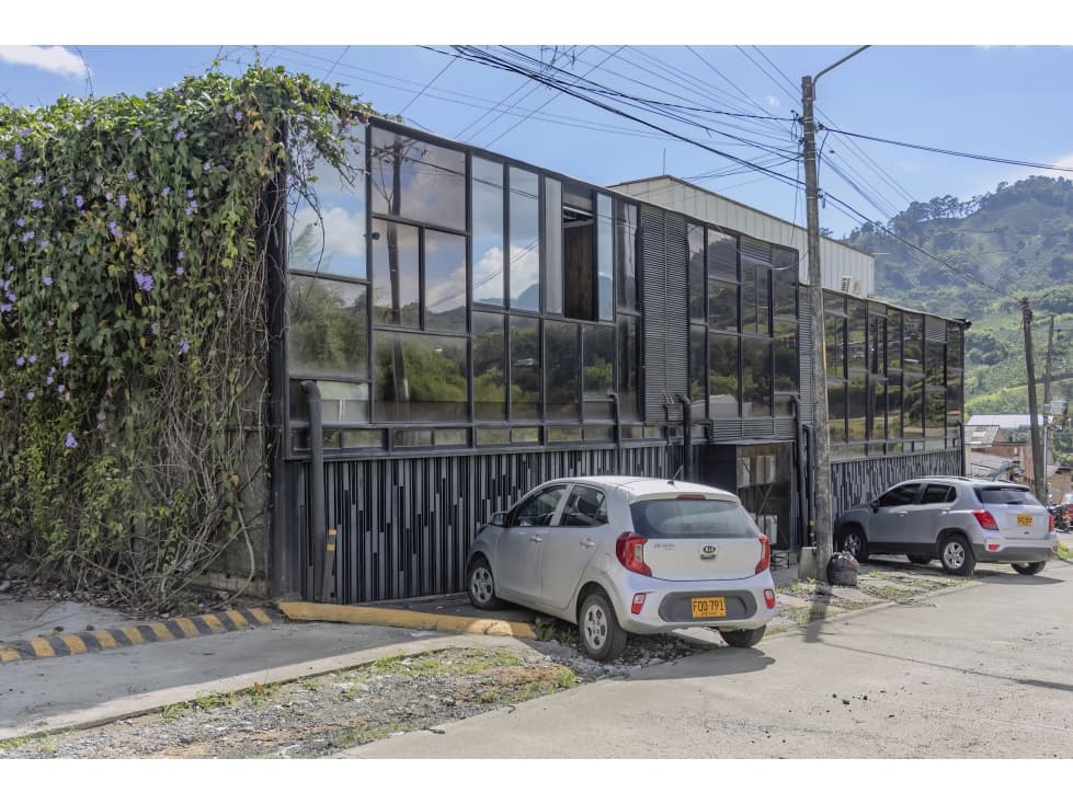 SE RENTA HERMOSA OFICINA EN LA BADEA - 1