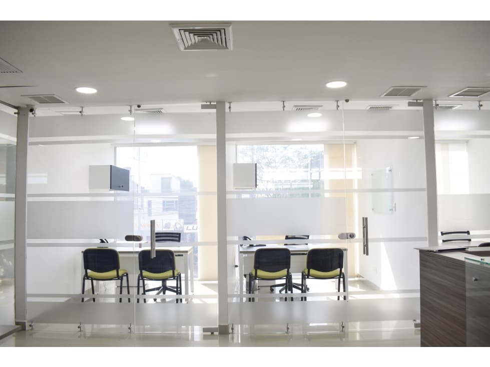 ARRENDAMIENTO OFICINAS AMOBLADAS - 1