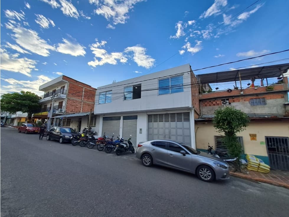 VENTA BODEGA GRANDE CON 2 LOCALES CENTRO - CUCUTA - 1