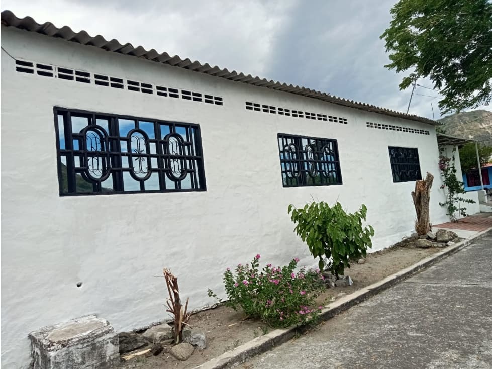 VENDO CASA HONDA BARRIO EL JARDIN - 1