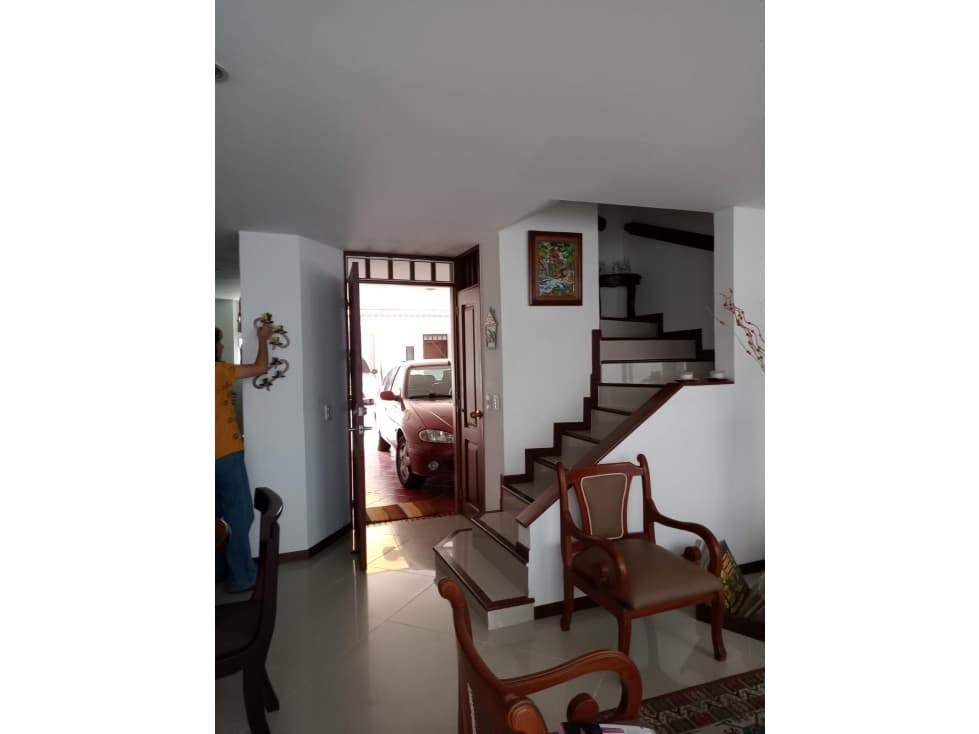 SE VENDE CASA 2 PISOS CONJUNTO CERRADO EN CUMARAL - META - 1