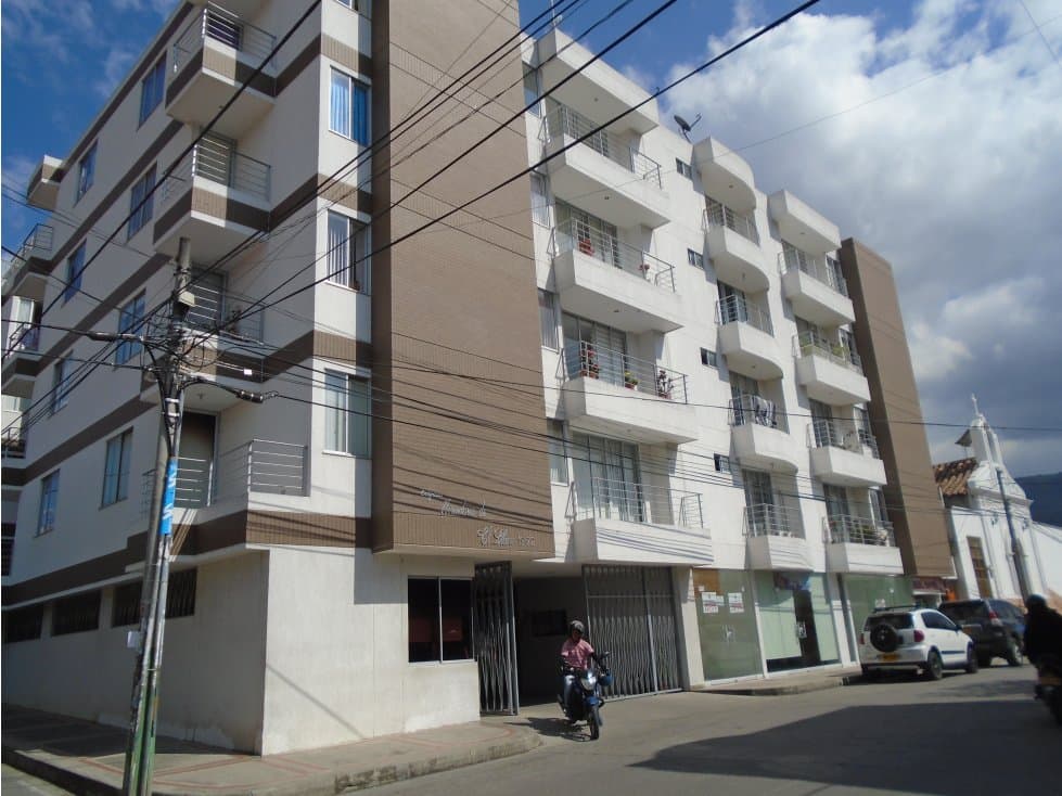ARRIENDO APARTAESTUDIO 203 EDIFICIO MIRADORES DEL LLANO - 1