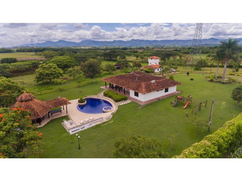 SE VENDE ESPECTACULAR FINCA EN  LA VICTORIA, VALLE DEL CAUCA. - 1