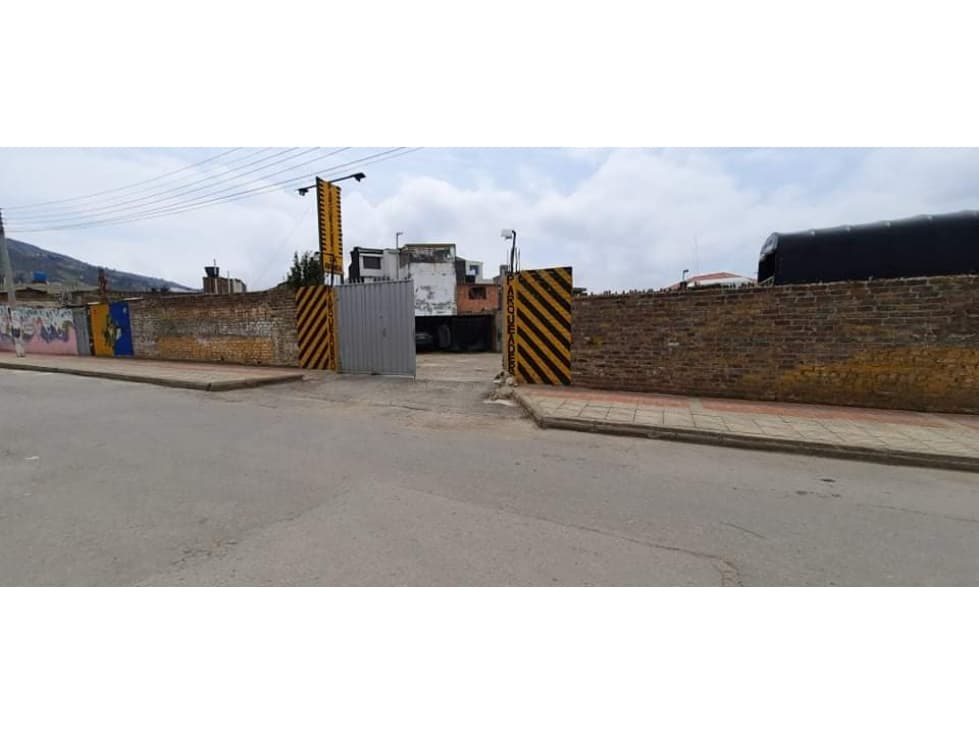 VENDO EN AQUITANIA  BOYACA LOTE 684 M2 EN PLENO CENTRO - 1