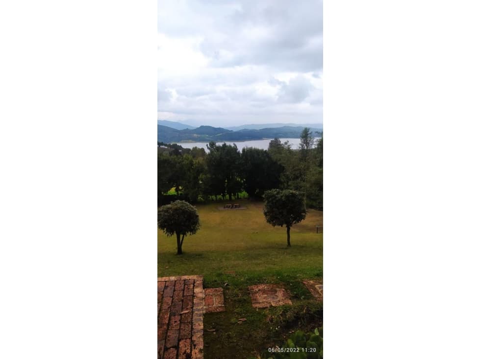 SE VENDE HERMOSA FINCA CON UN A. 8000Mtrs EN GUATAVITA - 1