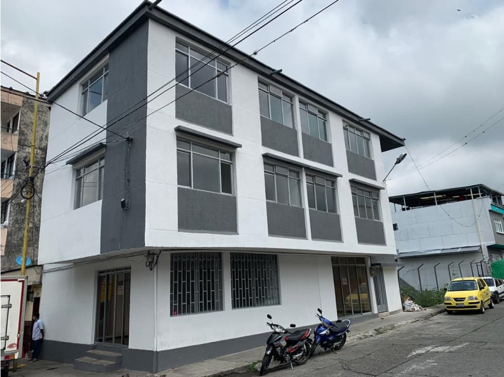 SE ARRIENDA EDIFICIO EN CALARCA PARA USO COMERCIAL - 1