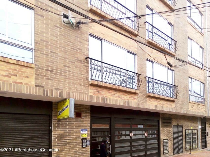 Vendo Apartamento en  Florencia(Bogota) C.O  22-1573 - 1