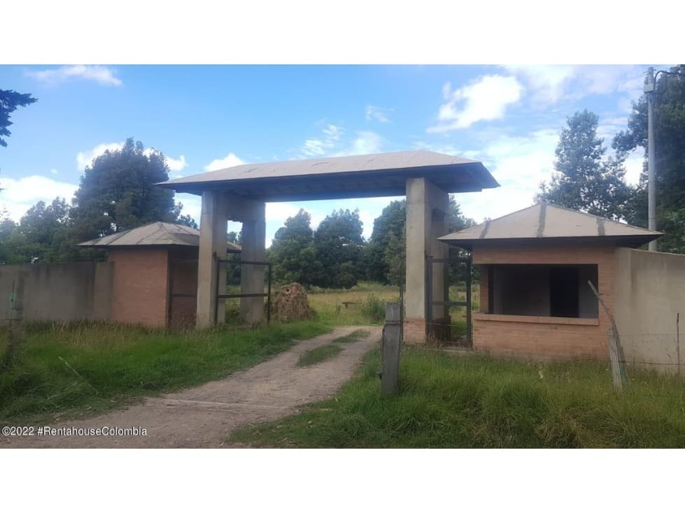Vendo Lote en  Los Lagos(El Rosal) C.C 22-2526 - 1