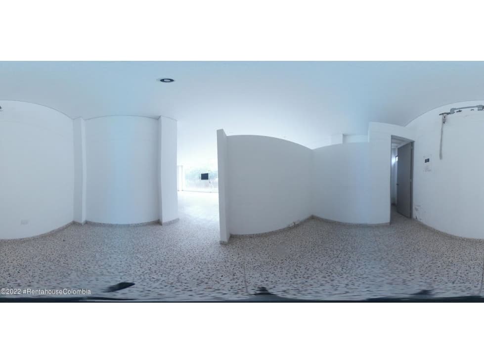 Comercial en Prados del Este RAH CO: 22-2257 - 1