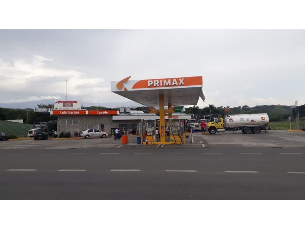 Venta de Estación de Gasolina Ubicada en Guadalajara Buga. - 1