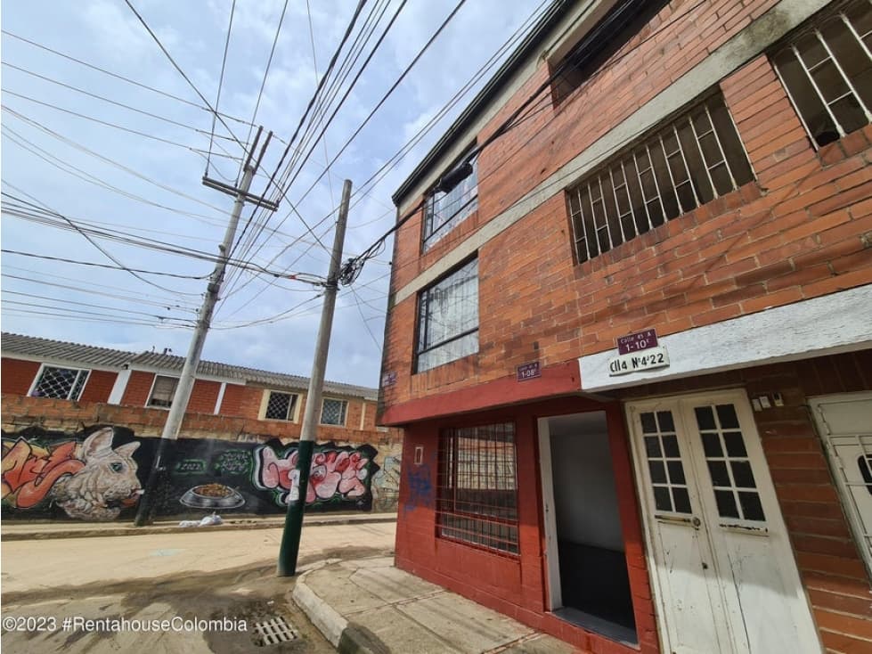 Comercial en Quintanares(Soacha) C.O: 24-949 - 1