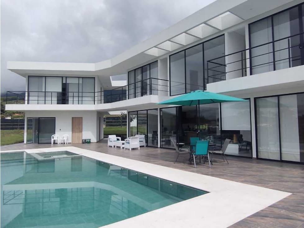 Hermosa casa con vista al lago calima ideal para hotel boutique - 1