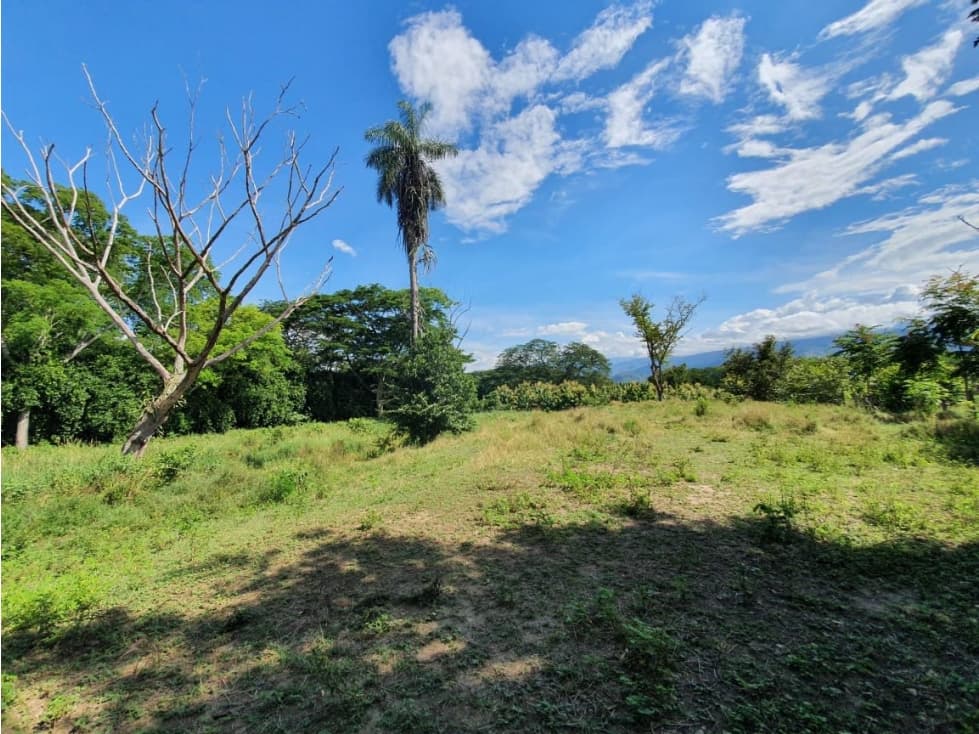 VENDO ESPECTACULAR LOTE EN SUCRE - OLAYA (ANT) - 1