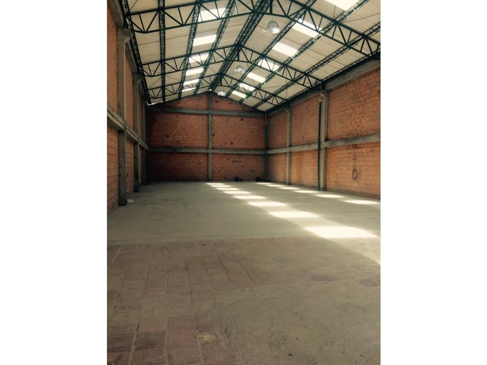 BODEGA ARRIENDO SOPO 350 M2 - 1