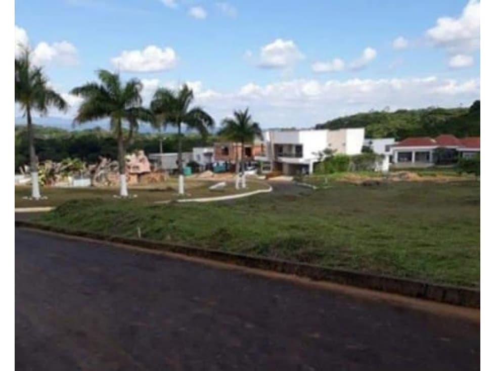 SE VENDE LOTE DE TERRENO - 1