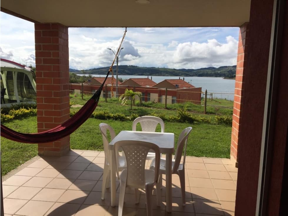 VENTA DE CASA CAMPESTRE EN CONDOMINIO LAGO CALIMA - 1