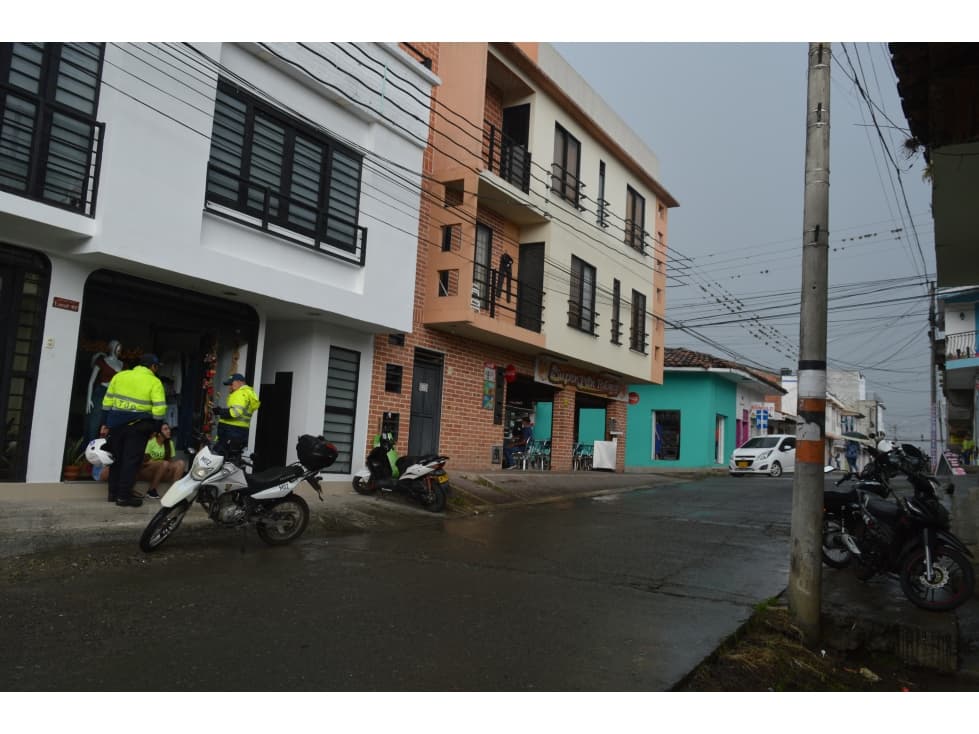 EDIFICIO EN LA UNION, VALLE DEL CAUCA - 1