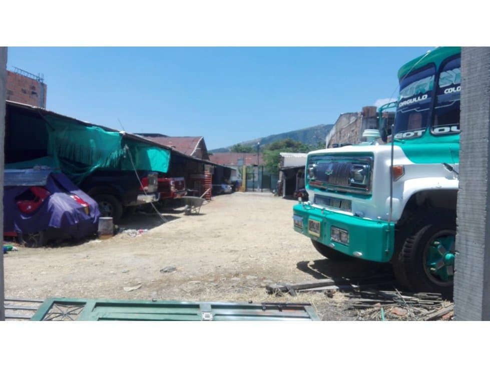 Lote y Local Comercia en Tocaima - 1