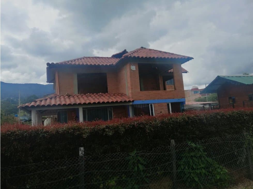 SE VENDE O SE PERMUTA CASA EN COGUA - 1