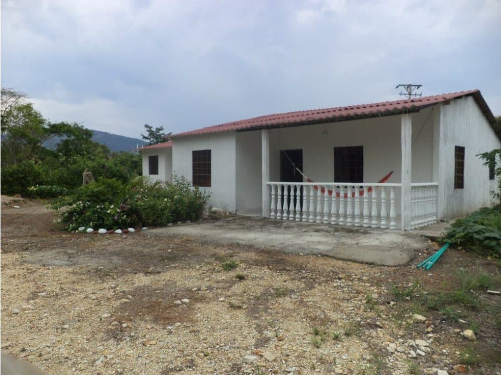 SE VENPERMUTA CASALOTE CON CABAÑAS EN TOCAIMA - 1