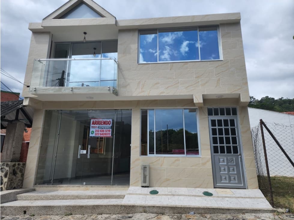 Arriendo Local de 100 m2  en la Vega Cund - 1