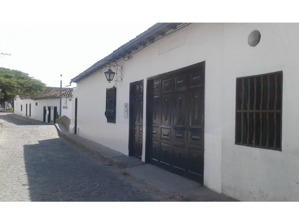 ARRIENDO CASA EN GIRON CENTRO - 1