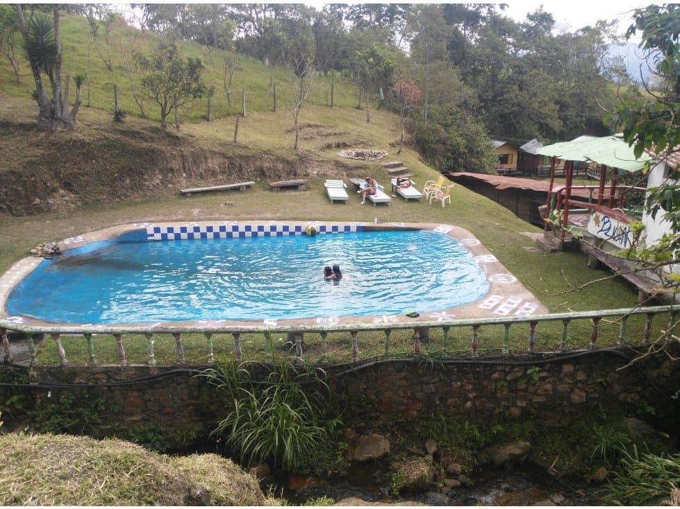 SE ARRIENDA CABAÑA  Y ZONA DE CAMPING - 1