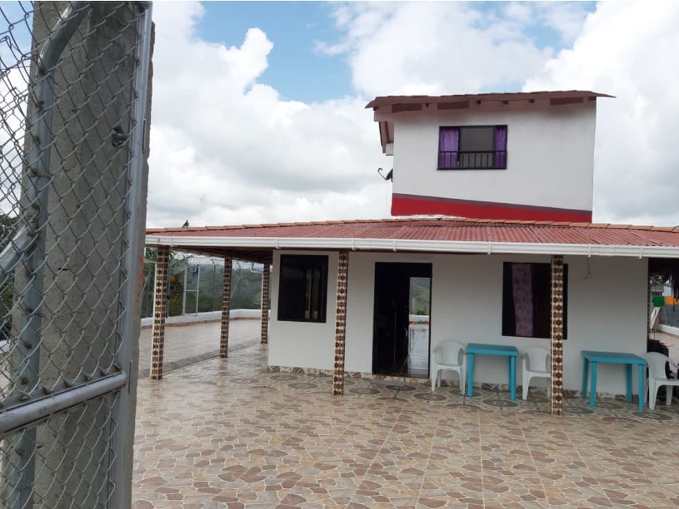 CASA CAMPESTRE 4 HECTAREAS EN SAN ROQUE ANTIOQUIA - 1
