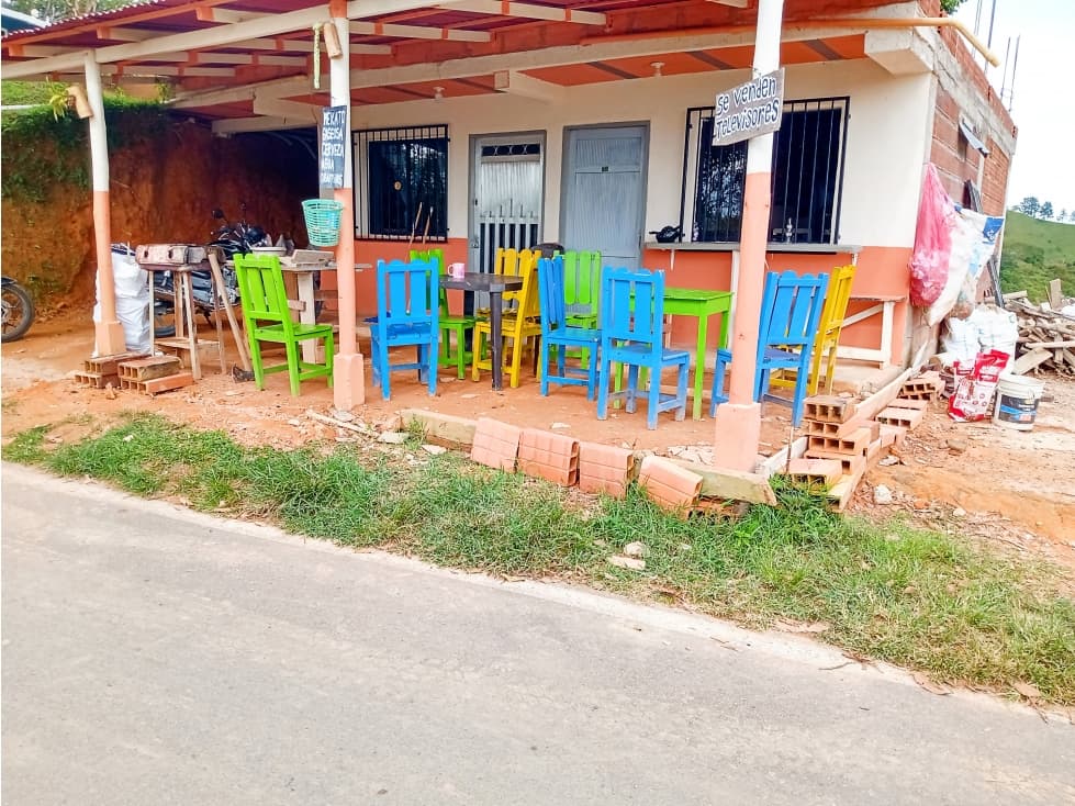 VENTA APARTA ESTUDIO Y LOCAL EN SAN ROQUE ANTIOQUIA - 1