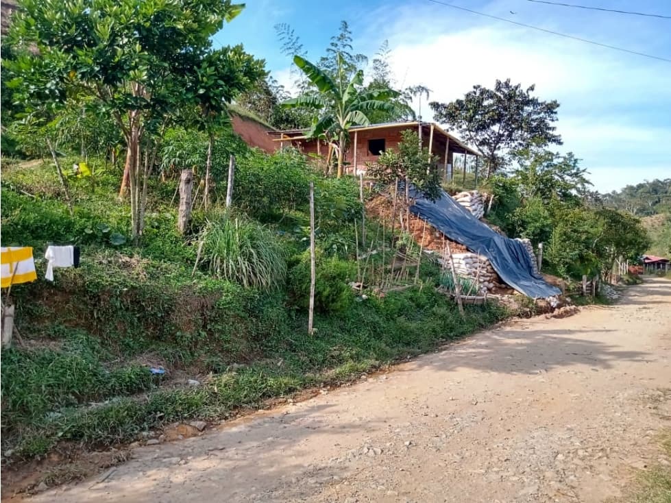 VENTA  O PERMUTA CASA DE 270 MTS2 EN SAN ROQUE ANTIOQUIA - 1