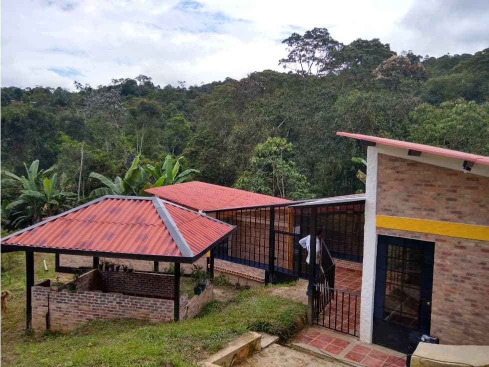 Vendo Casa Lote de 4.500 m2 en Cachipay Cundinamarca - 1