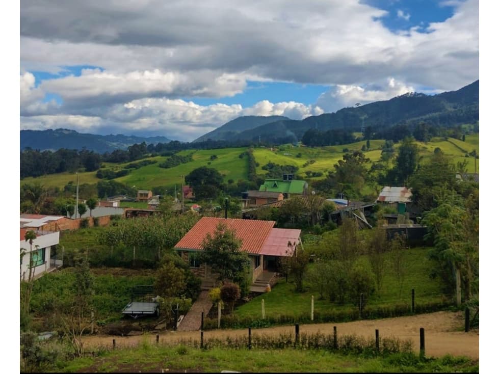 LOTE AMPLIO CON CASA, IDEAL PARA DISFRUTAR DE LA NATURALEZA - 1