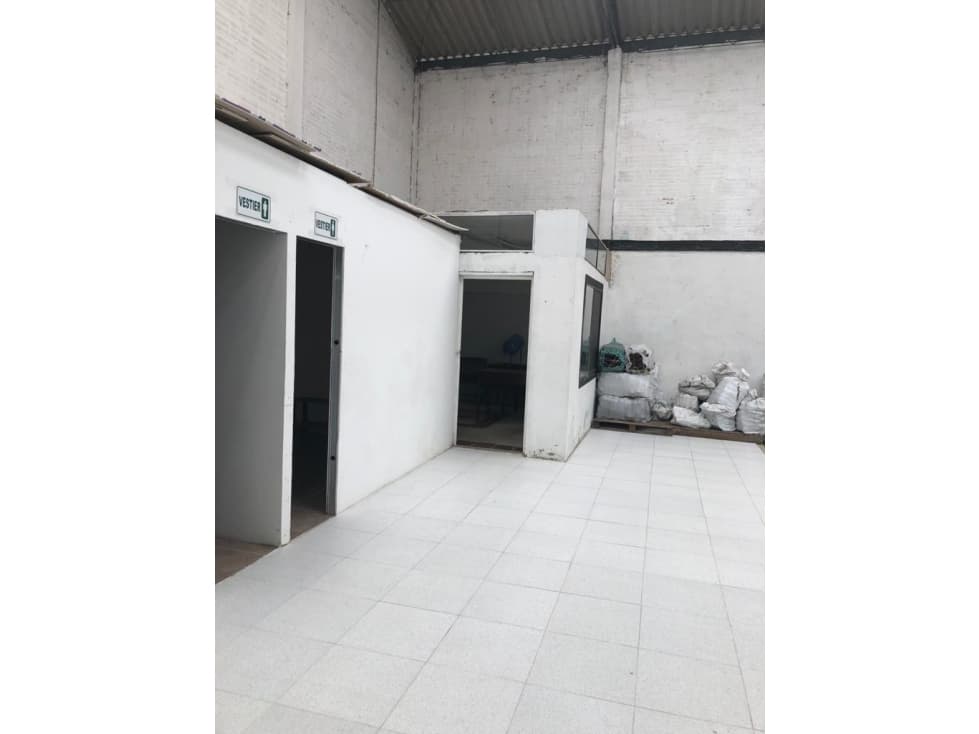 Bodega para venta en Nemocón con maquinaria para producción de bebidas - 1
