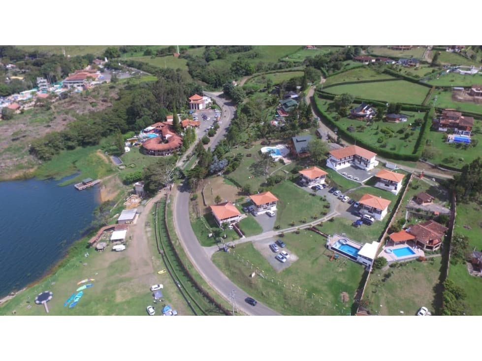 HOTEL EN VENTA LAGO CALIMA - 1