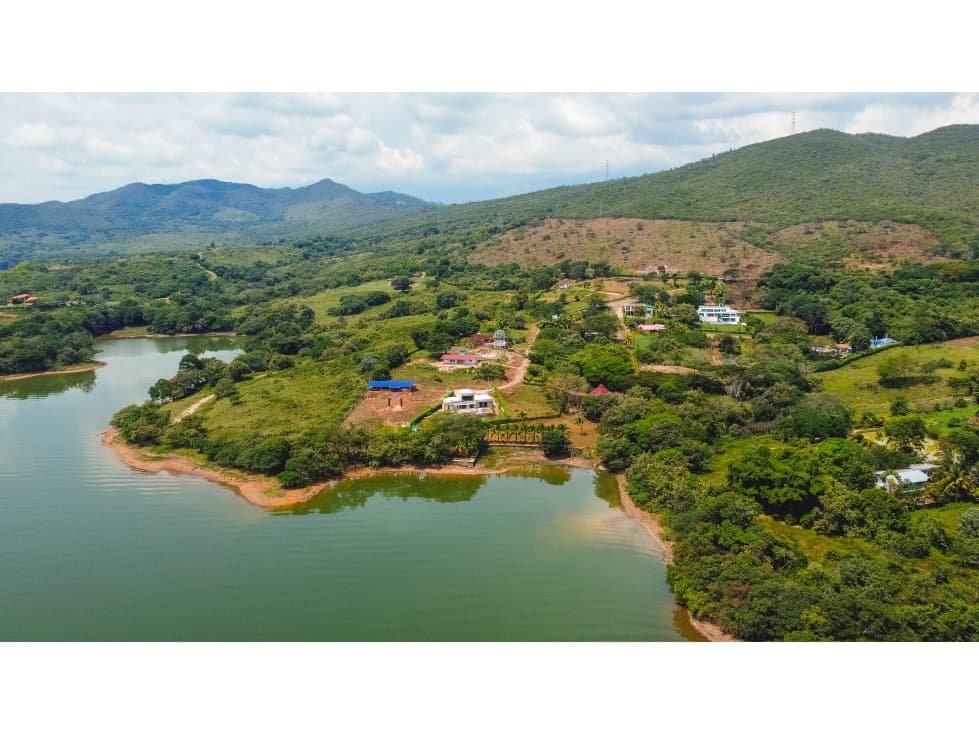 Lote en Conjunto Cerrado sobre la Represa de Betania en el Huila - 1