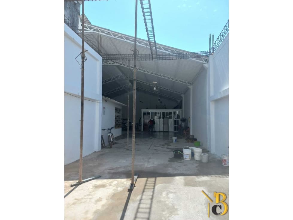 VENTA DE BODEGA COMERCIAL CALLE 24. - 1