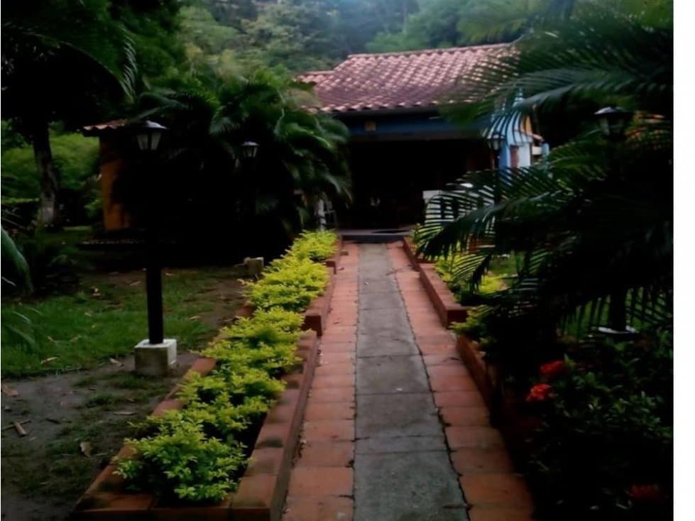 VENTA HERMOSA CASA EN HONDA - TOLIMA - 1