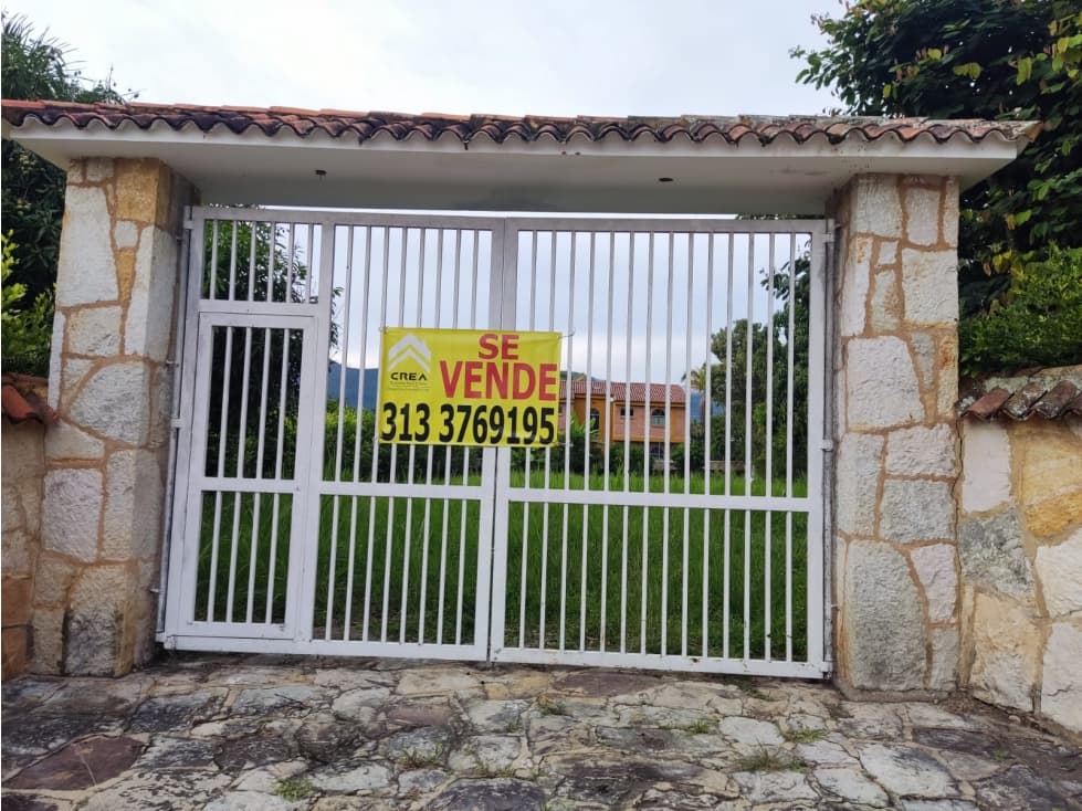 VENTA EXCELENTE LOTE EN EL MEJOR CONDOMINIO DE CHINAUTA CUNDINAMARCA - 1