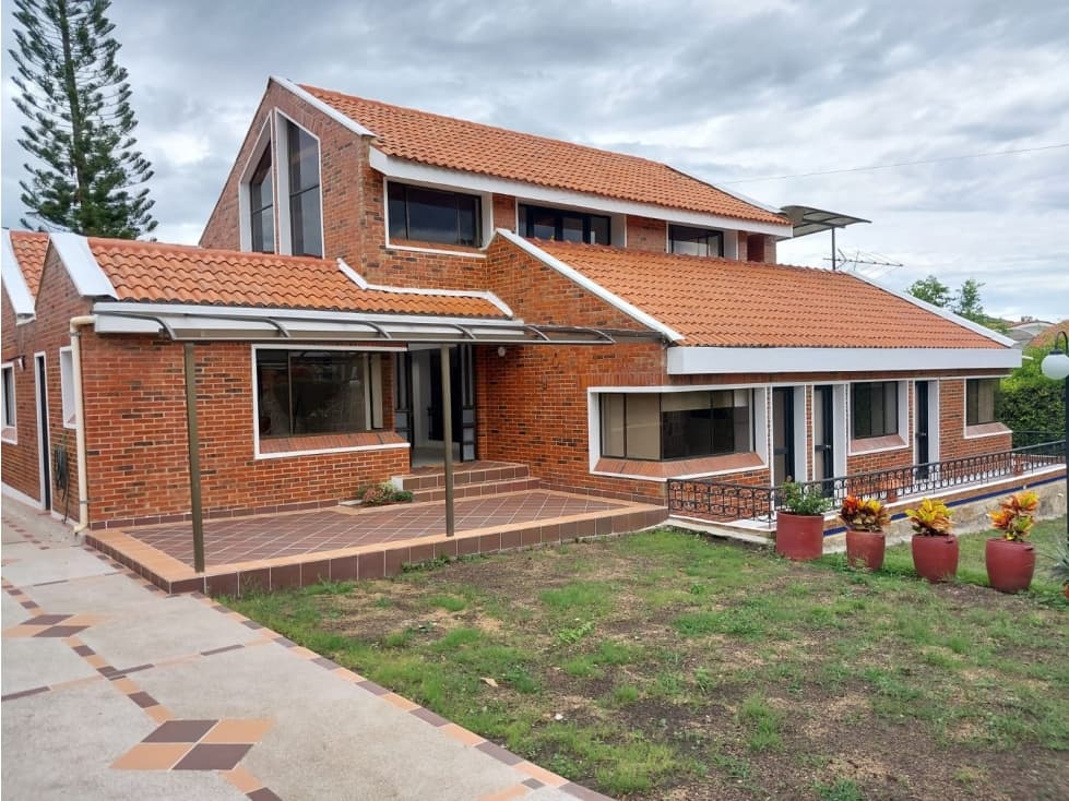 VENTA ESPECTACULAR CASA QUINTA EN EL MEJOR CONDOMIDIO DE CHINAUTA - 1