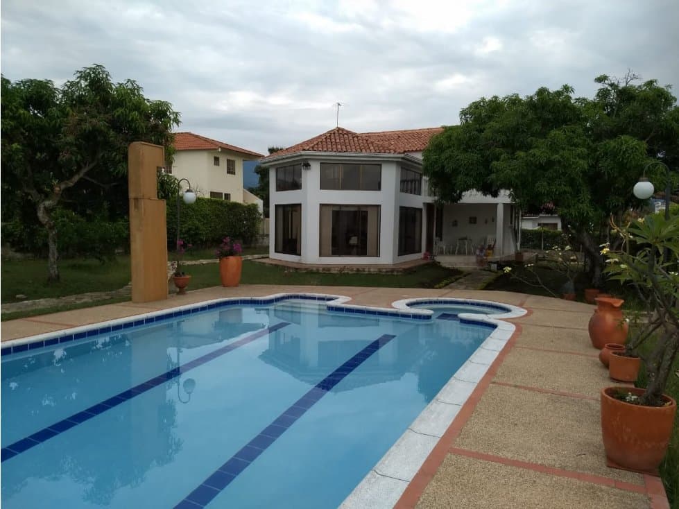 VENTA CASA  EN EL MEJOR CONDOMINIO DE CHINAUTA PRECIO DE OPORTUNIDAD - 1