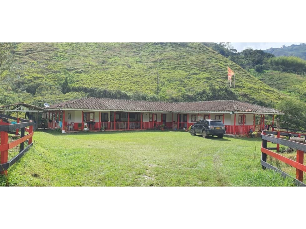 Se Vende Finca De 80 Cuadras Valle Del Cauca - 1