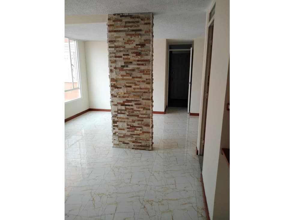 Lindo apartamento con acabados en Cerro Fuerte - 1