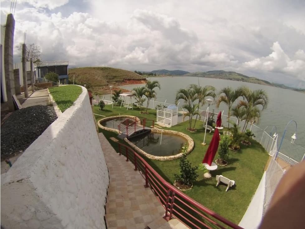 Casa Campestre en Venta, en el Lago Calima, Darién - 1